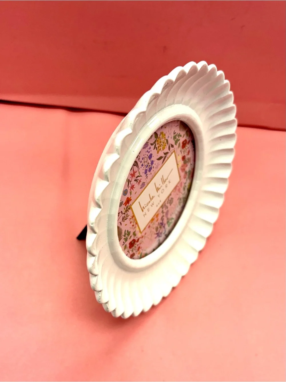 Nicole Miller Round Picture Frame Easel Back or Wall Hanging F441000